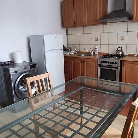Elektoralna 26 *